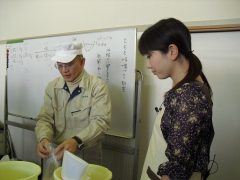 ともも味噌作り教室　朝日放送取材20110226-②.jpg