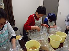 はっぱや神戸 味噌作り教室20160304④-S.jpg