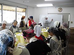 スペースR 味噌作り教室20150218①-S.jpg