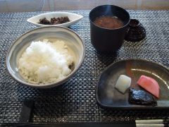 ホテル・ラスイート神戸 鉄板焼きの「心」赤だし20131213-S.jpg
