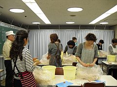リーガロイヤル味噌作り教室20110331-①S.jpg