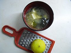 レモン入り味噌汁20110601.jpg