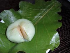 味噌餡の柏餅 大野20130507.jpg