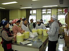 用海婦人会 味噌作り20140214-S.jpg