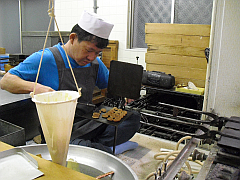田中金盛堂 焼き風景20141022-S.png