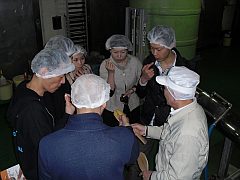 神戸オリエンタルホテルのスタッフ　見学来社20120412-②.jpg
