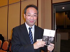 神戸経済記者クラブ 懇親会 加藤さん20141210-S.jpg