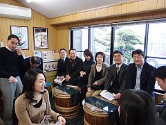 福岡味噌組合見学来社20120309-①S.jpg