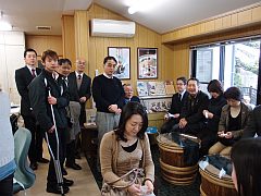 福岡味噌組合見学来社20120309-②S.jpg