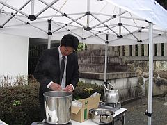 芦屋神社 花祭り 甘ざけ振る舞い20150405②-S.jpg