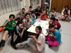ＦＤをいただく子供たちの美味しい笑顔20130515-S.jpg